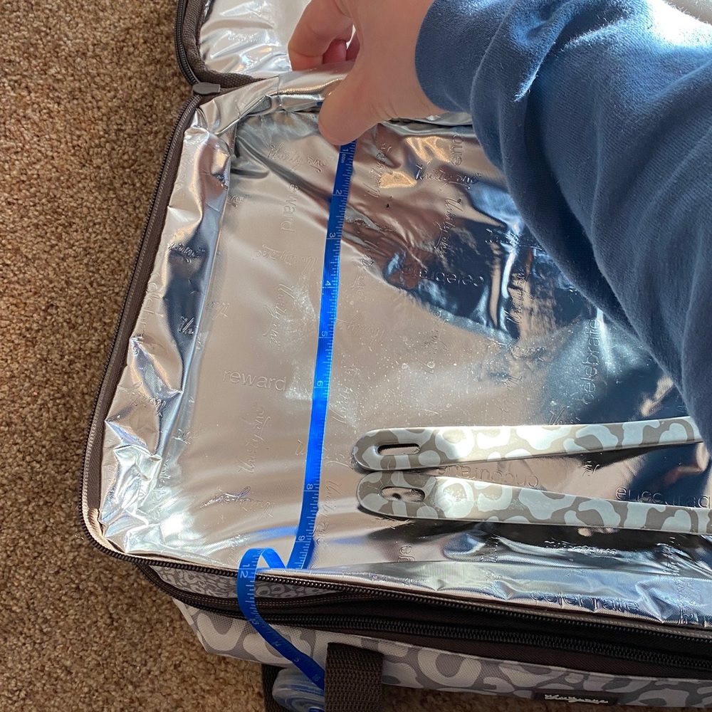 Thirty-one Perfect Party Casserole Carrier - Picture 16 of 16